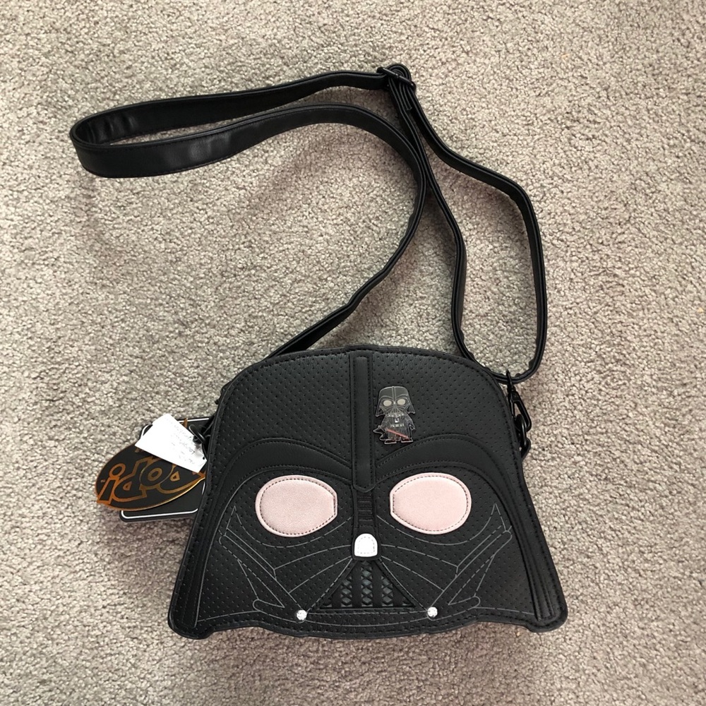 NWT Loungefly Darth Vader Crossbody 💫